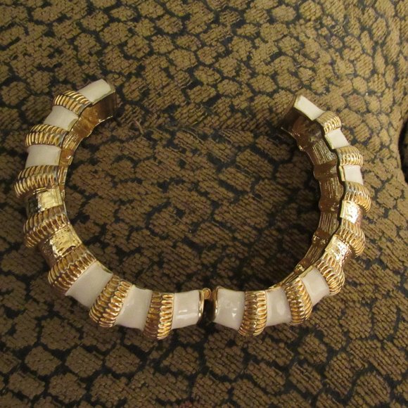 Vintage Enamel White and Goldtone Cuff Bracelet - Picture 7 of 7